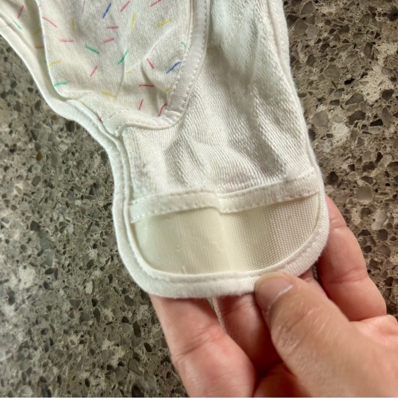 Ergobaby Swaddle Wrap, Original Swaddler, Cupcake - Swacupcake - Picture 9 of 16